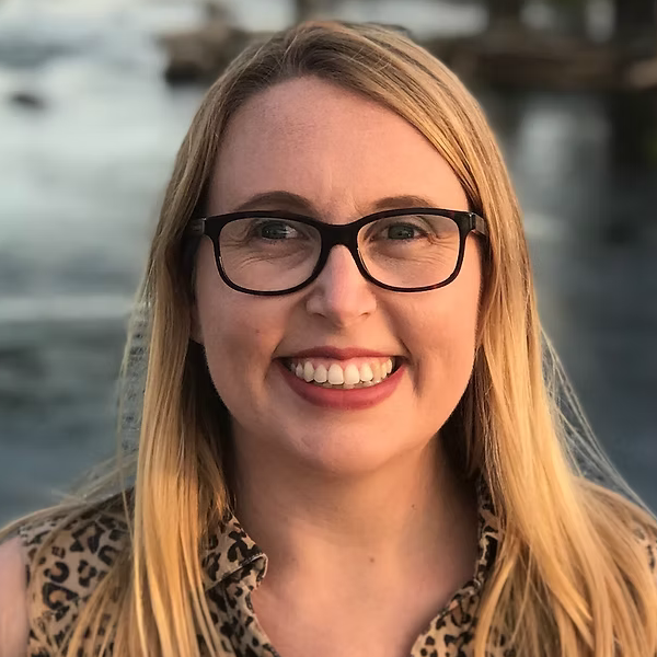 Amanda Milligan - Headshot Square